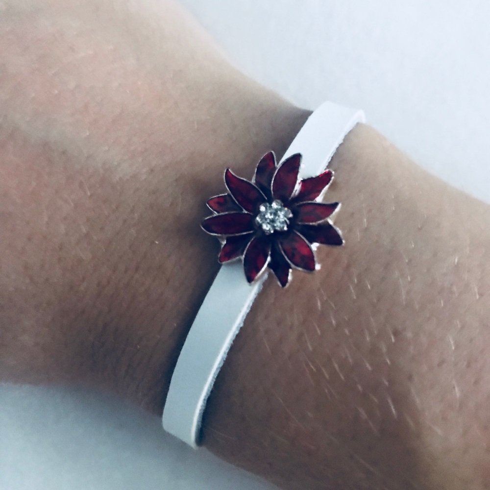 Seasons Jewelry Poinsettia Bracelet (Slim)